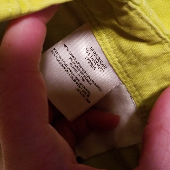 Old navy shorts - Picture 3 of 3